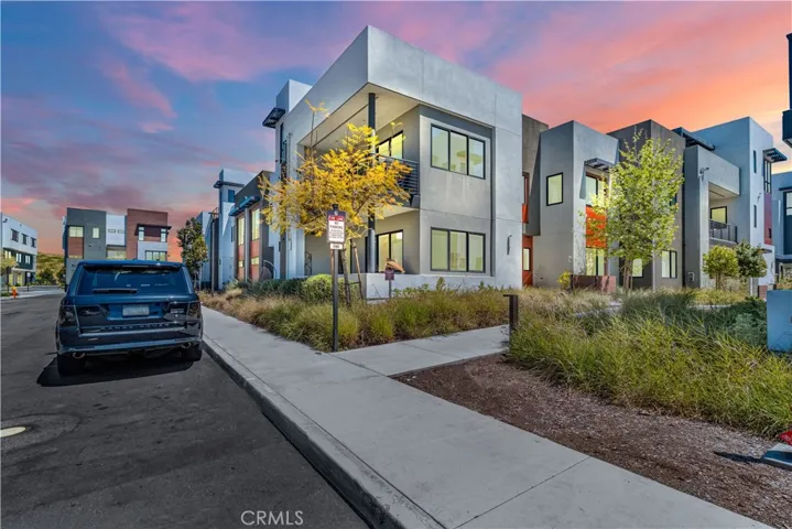 202 Waypoint, Tustin, California 92782
