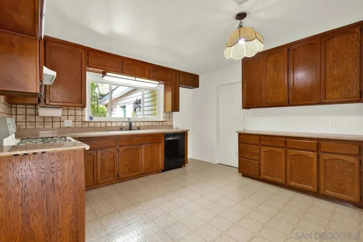 5700 Marengo, La Mesa, California 91942