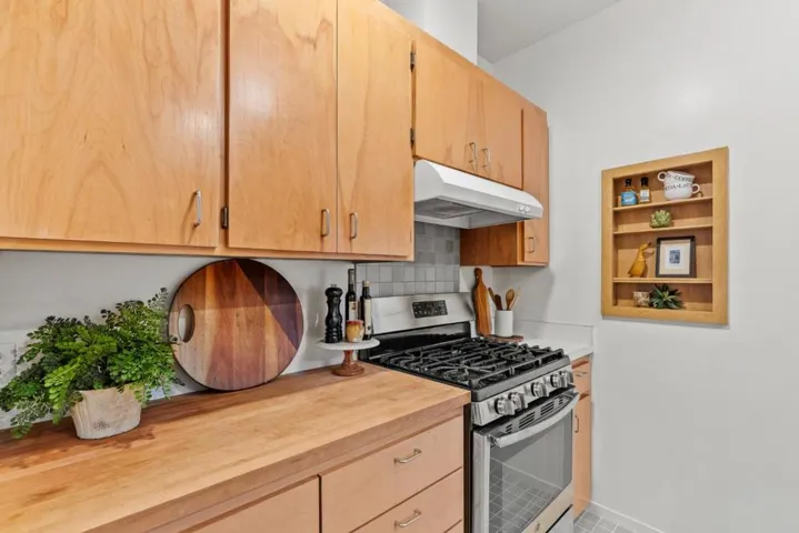 939 Cowper Street, Palo Alto, California 94301