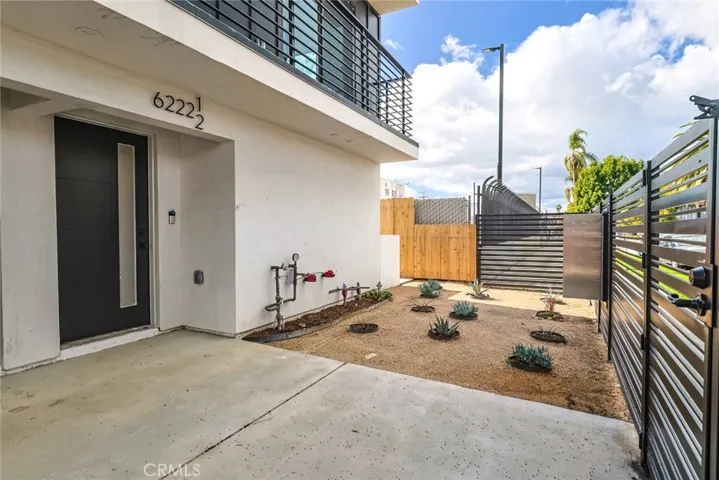 6222 Banner Avenue, Los Angeles, California 90038