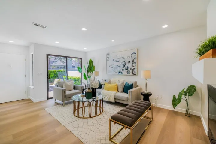 1925 Vista Cay, San Mateo, California 94404