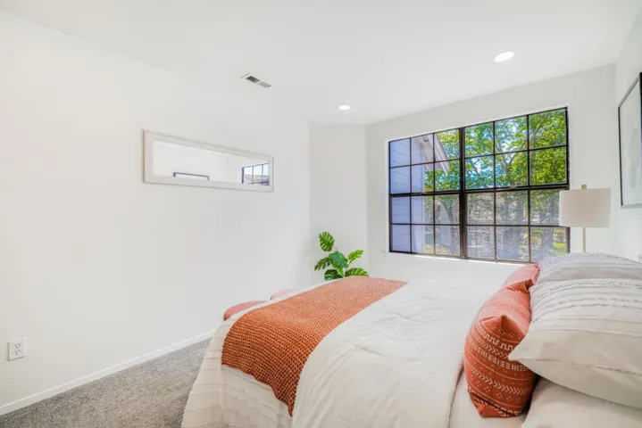 1925 Vista Cay, San Mateo, California 94404