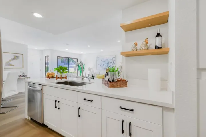 1925 Vista Cay, San Mateo, California 94404