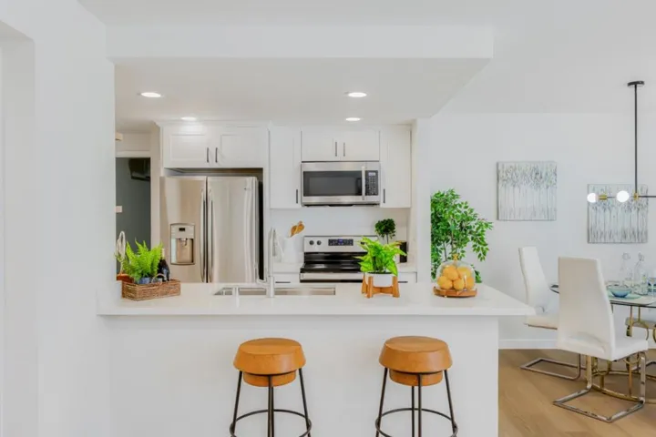 1925 Vista Cay, San Mateo, California 94404