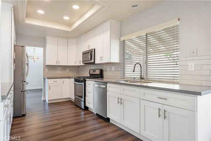 Beautiful Upgraded Kitchen