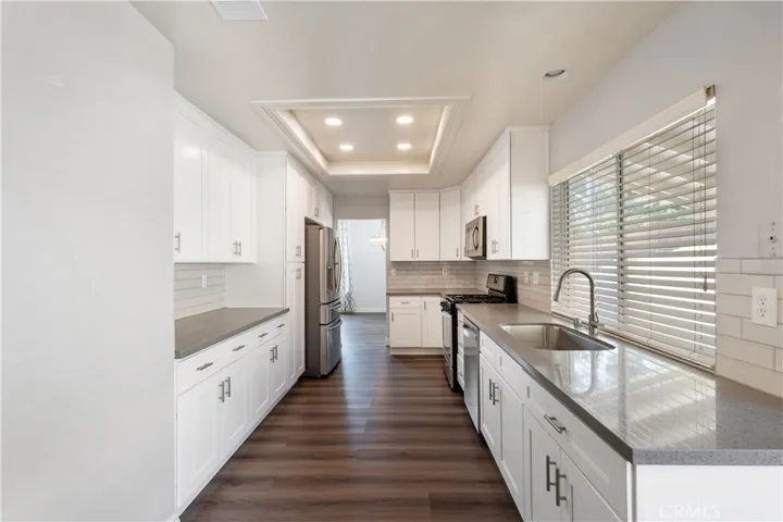 Beautiful Upgraded Kitchen