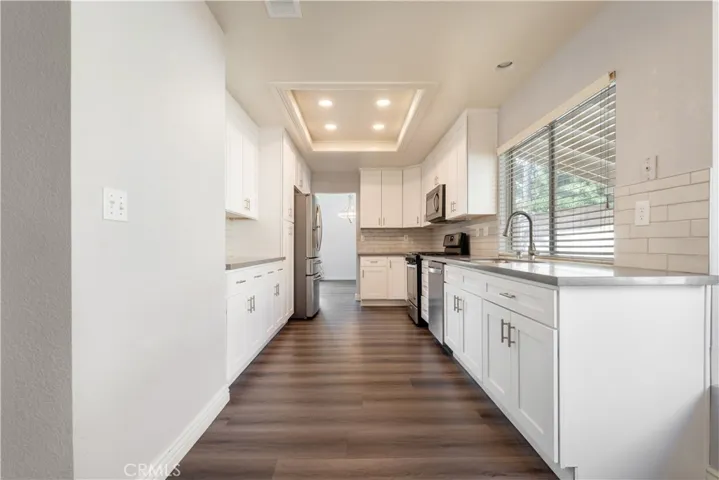 Beautiful Upgraded Kitchen