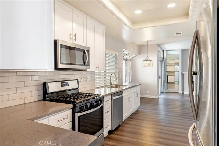 Beautiful Upgraded Kitchen