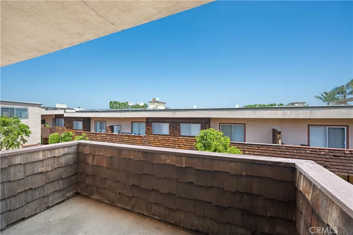 5403 Newcastle Avenue 43, Encino, California 91316