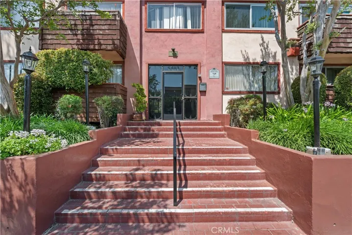 5403 Newcastle Avenue 43, Encino, California 91316