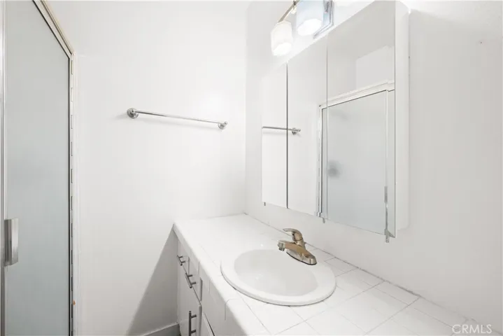 5403 Newcastle Avenue 43, Encino, California 91316