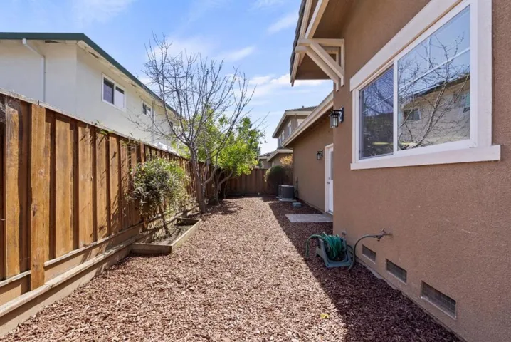 286 Monroe Drive, Mountain View, California 94040