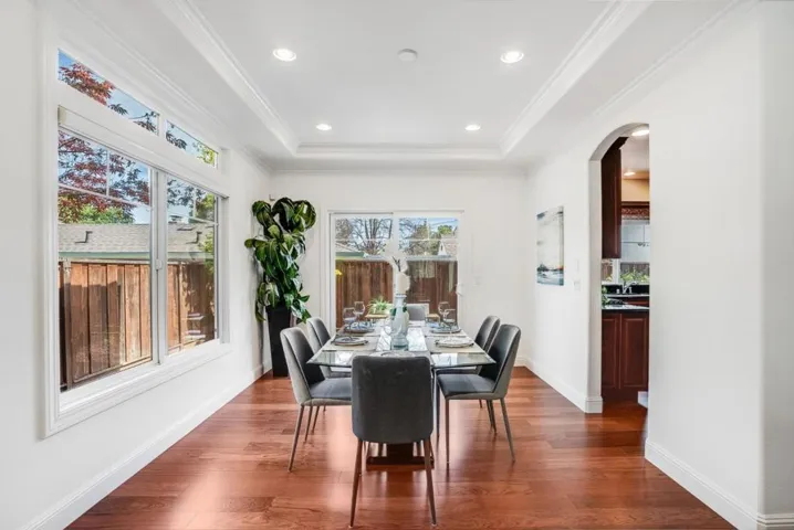 286 Monroe Drive, Mountain View, California 94040