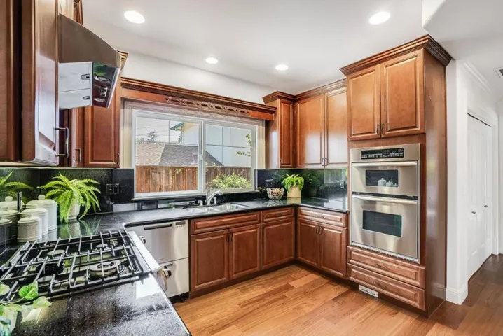 286 Monroe Drive, Mountain View, California 94040