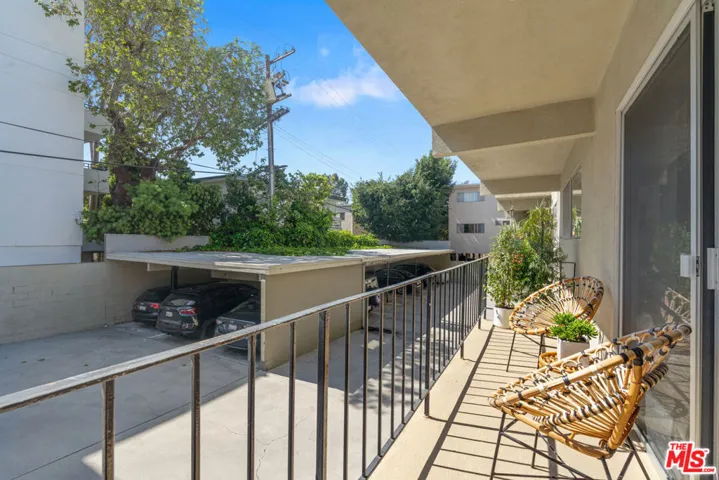 11910 Mayfield Avenue 103, Los Angeles, California 90049