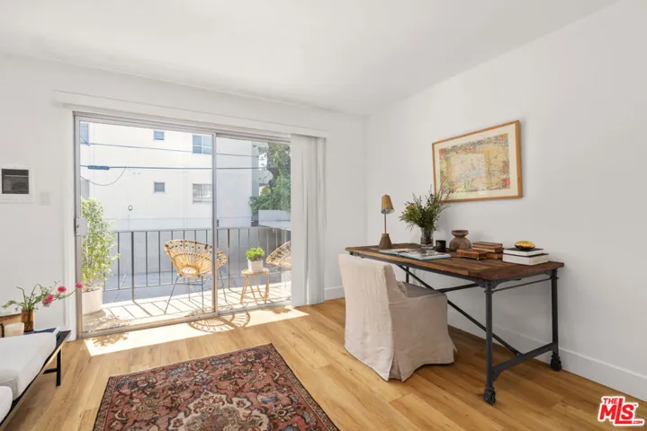 11910 Mayfield Avenue 103, Los Angeles, California 90049