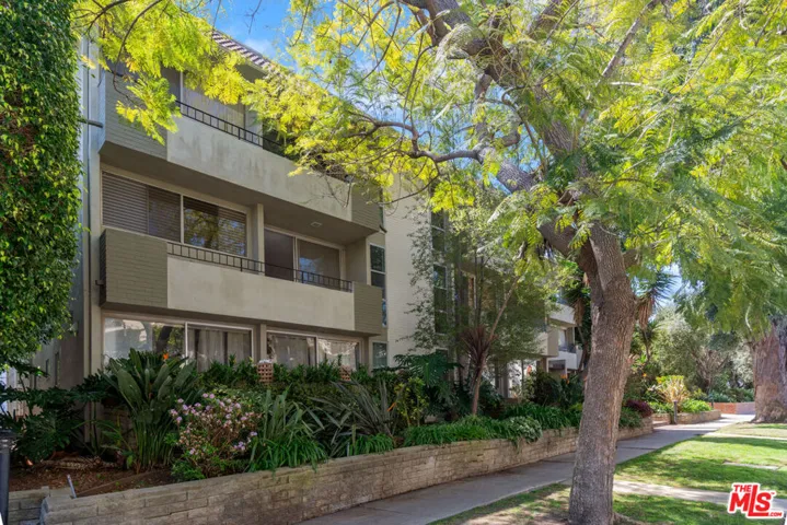 11910 Mayfield Avenue 103, Los Angeles, California 90049