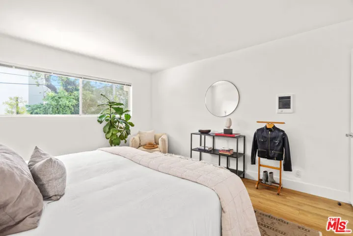 11910 Mayfield Avenue 103, Los Angeles, California 90049