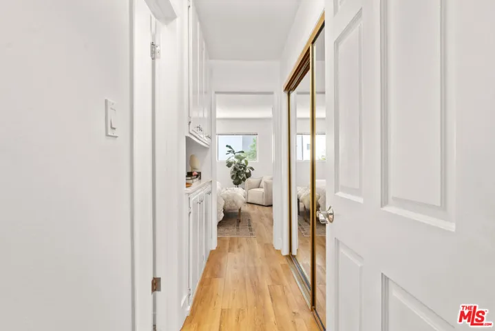 11910 Mayfield Avenue 103, Los Angeles, California 90049
