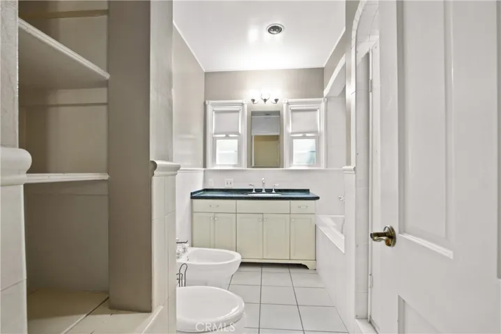 408 N Beachwood Drive, Burbank, California 91506