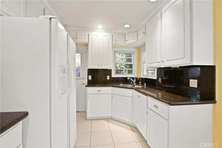 408 N Beachwood Drive, Burbank, California 91506
