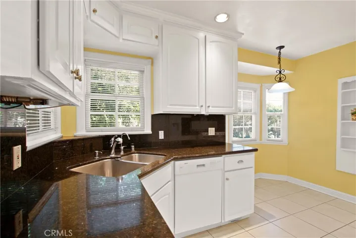 408 N Beachwood Drive, Burbank, California 91506