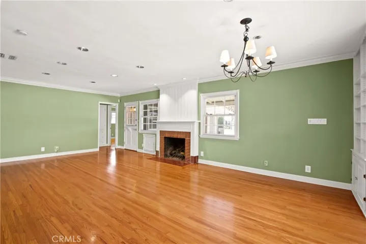 408 N Beachwood Drive, Burbank, California 91506