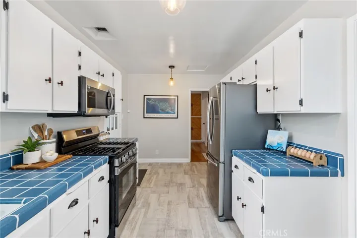 7044 E Parkcrest Street, Long Beach, California 90808