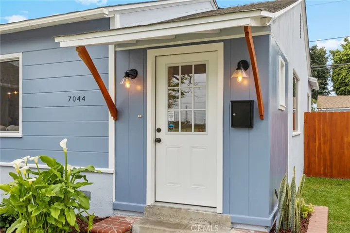 7044 E Parkcrest Street, Long Beach, California 90808