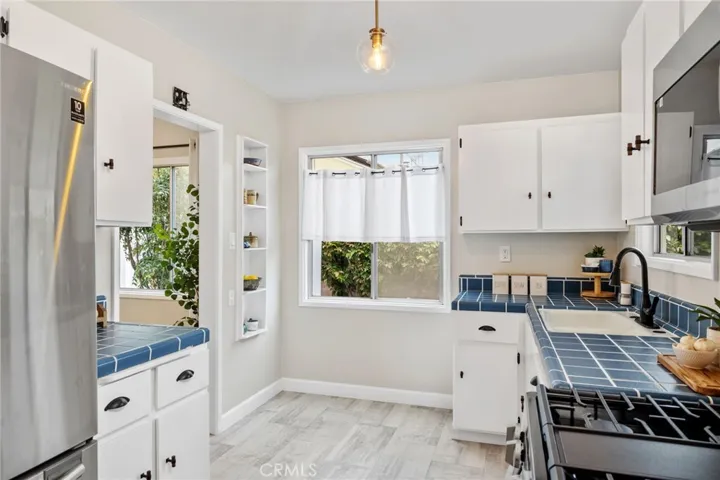 7044 E Parkcrest Street, Long Beach, California 90808