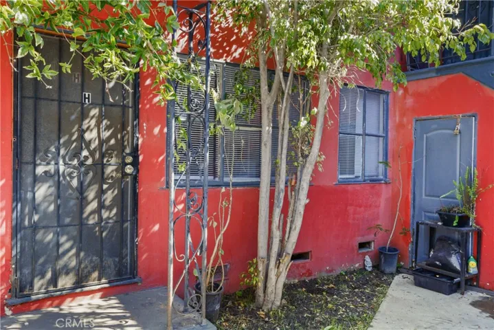 728 Cerritos Avenue, Long Beach, California 90813