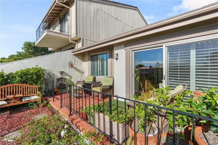 28137 Ridgepoint Court, Rancho Palos Verdes, California 90275