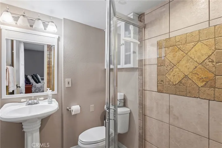 173 Hillcrest Court, Lake Arrowhead, California 92352
