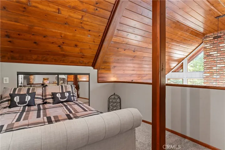 173 Hillcrest Court, Lake Arrowhead, California 92352
