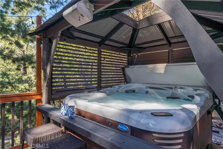 173 Hillcrest Court, Lake Arrowhead, California 92352