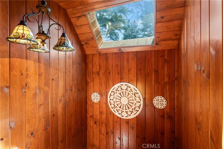 173 Hillcrest Court, Lake Arrowhead, California 92352