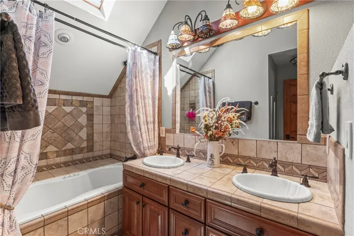 173 Hillcrest Court, Lake Arrowhead, California 92352