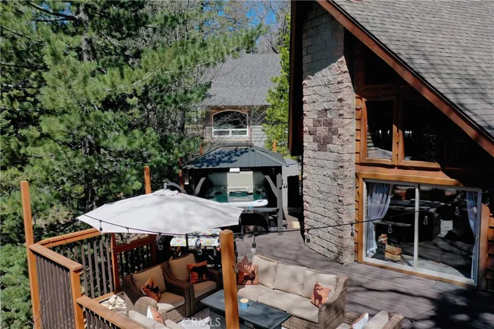 173 Hillcrest Court, Lake Arrowhead, California 92352