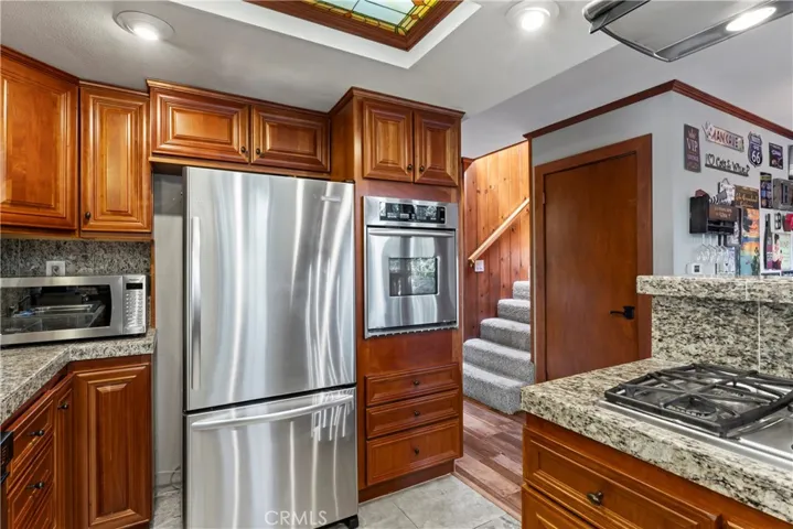 173 Hillcrest Court, Lake Arrowhead, California 92352