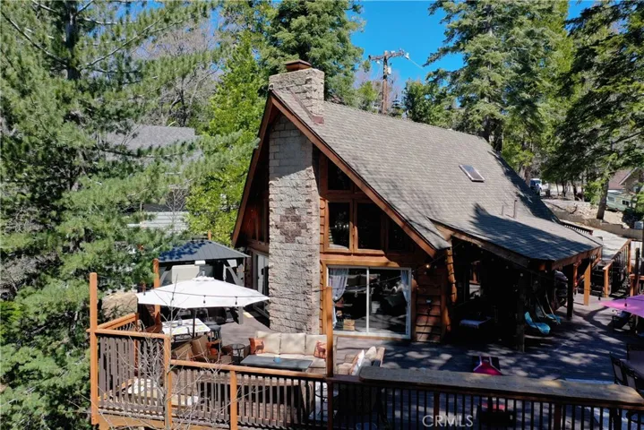 173 Hillcrest Court, Lake Arrowhead, California 92352