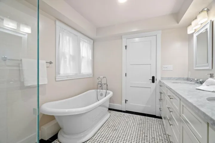 943 Loraine Avenue, Los Altos, California 94024