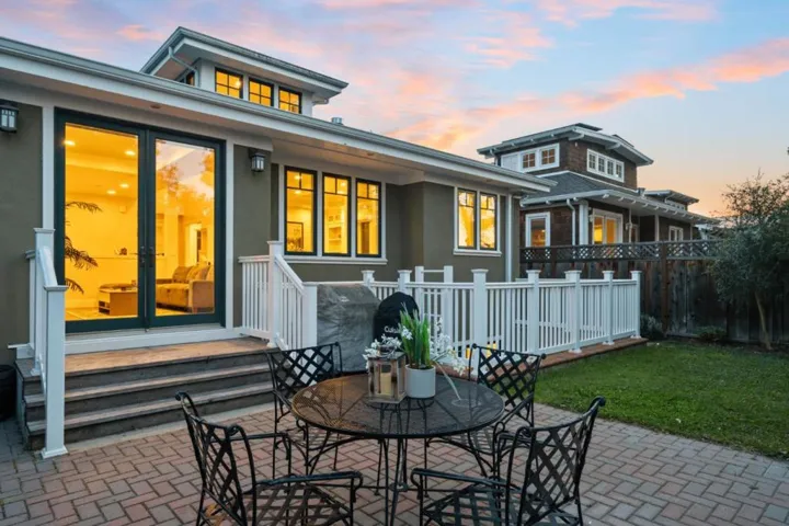943 Loraine Avenue, Los Altos, California 94024