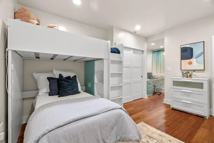 943 Loraine Avenue, Los Altos, California 94024
