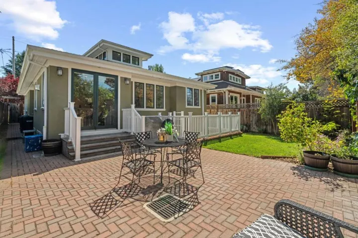 943 Loraine Avenue, Los Altos, California 94024