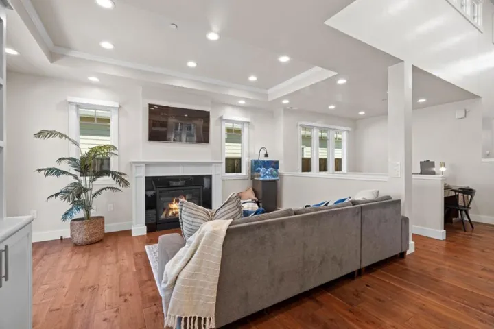 943 Loraine Avenue, Los Altos, California 94024