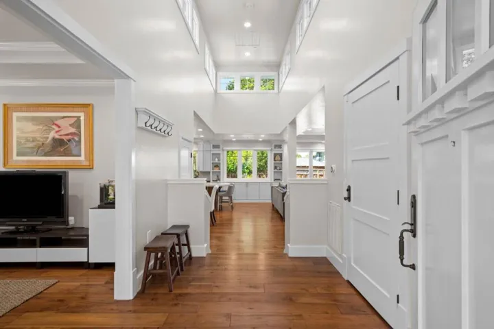 943 Loraine Avenue, Los Altos, California 94024