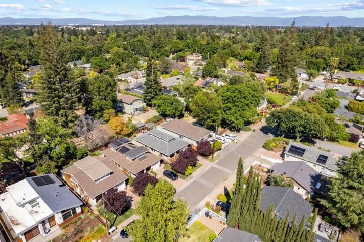 943 Loraine Avenue, Los Altos, California 94024