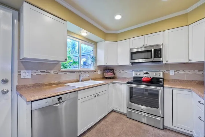 910 Royal Tern Way, Oceanside, California 92057