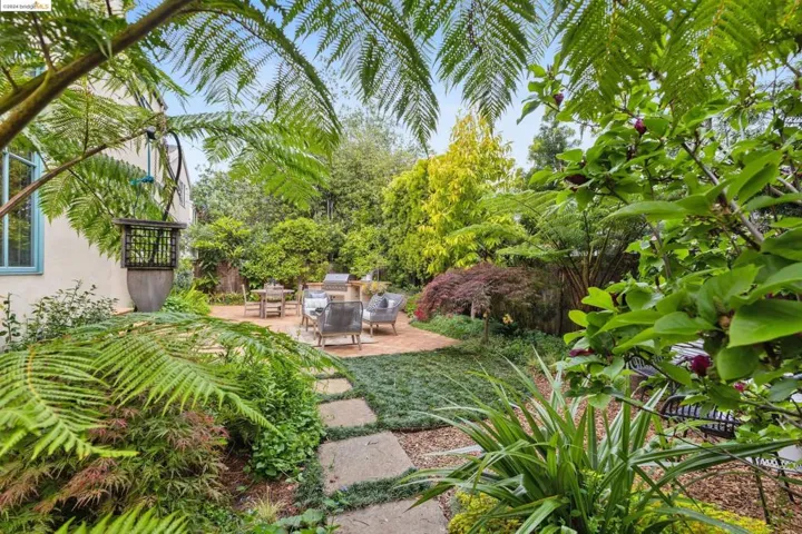 32 Neva Court, Oakland, California 94611