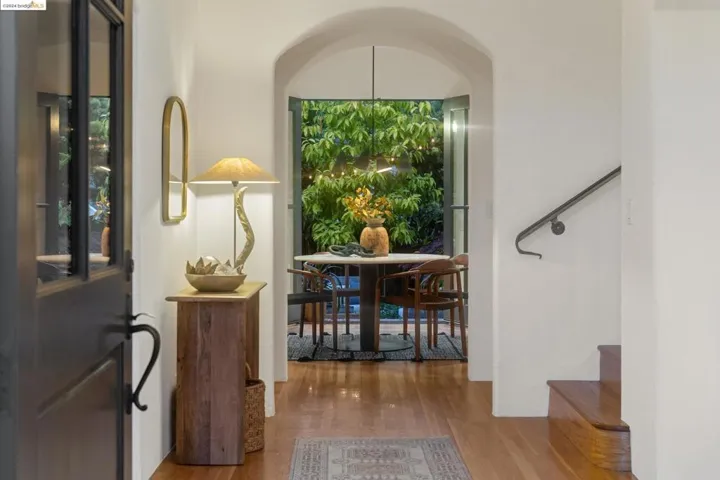 32 Neva Court, Oakland, California 94611